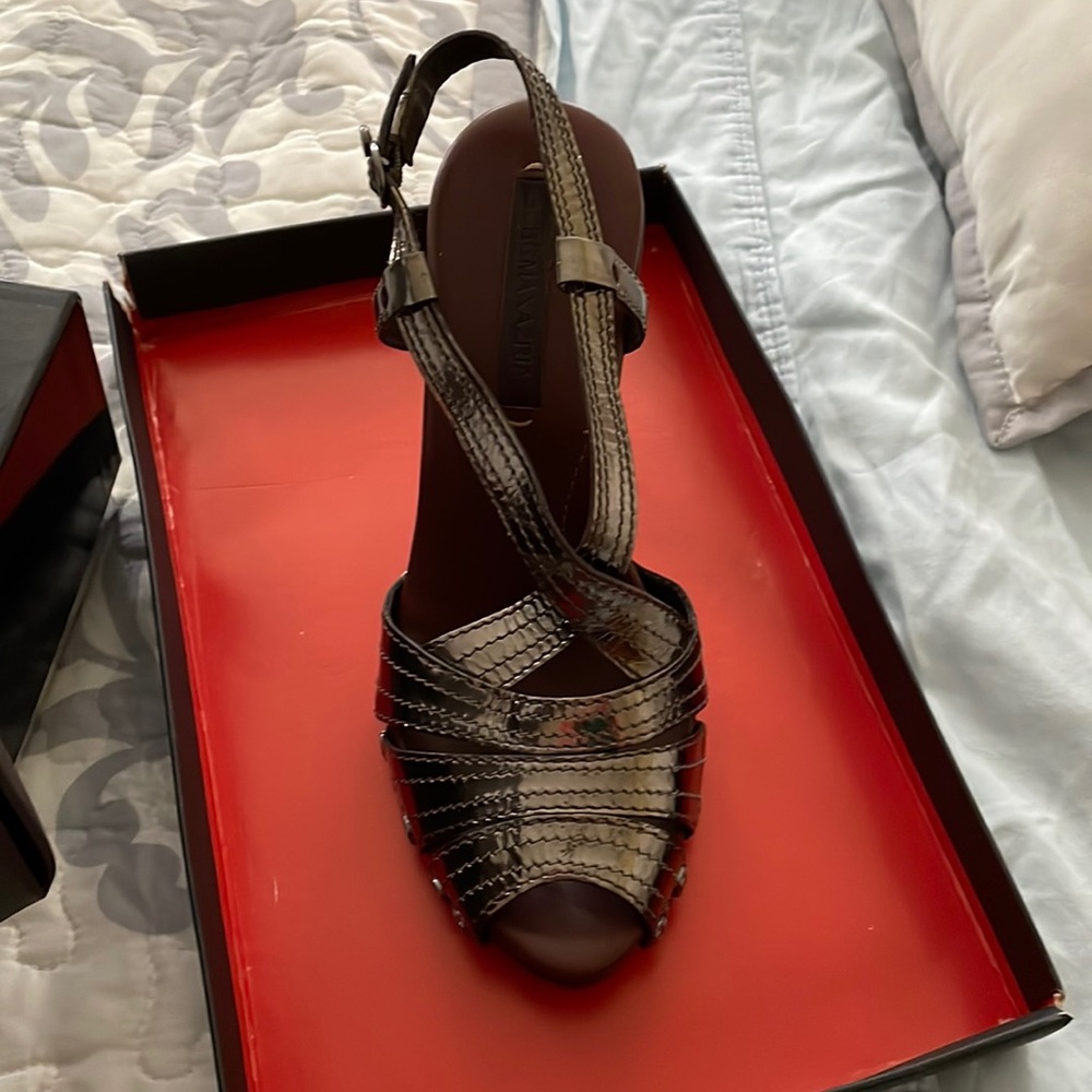 BCBG Max Azaria NWT sandals